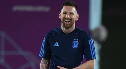VIDEO: Aj Messi musí cez kontrolu. Zábery z letiska obleteli internet