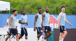 Angličanom zmizli v základnom tábore v Kansas City kopačky a lopty