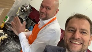 Vláda schválila daň z ropy, platiť by mala od 1. júna. Sulík žiada nižšie daňové zaťaženie občanov