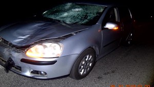 Šiel v tme, uprostred jazdného pruhu a bez reflexných prvkov. Vodič sa už tragickej zrážke s chodcom nevyhol