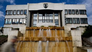 Poslanci zamietli návrh prilepšiť úspešným školám