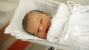 Počas jedného dňa odložili v babyboxe dve bábätká. Jedno je v kritickom stave