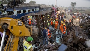 Pri železničnom nešťastí zomrelo najmenej 133 ľudí