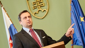 PRIESKUM: Dankova SNS klesla o viac ako tri percentá