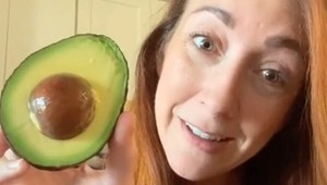 Ako udržať avokádo čerstvé čo najdlhšie? S týmto trikom nezhnedne ani po prekrojení