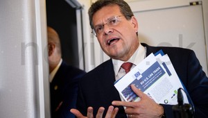 V Bielom dome sa ocitol ďalší slovenský politik. Maroš Šefčovič ako prvý cestoval v Air Force One