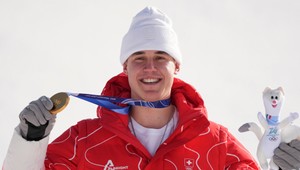 Von Allmen študoval tesárstvo, lyžoval pre radosť. Oddnes je olympijský víťaz