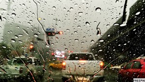 SHMÚ vydal výstrahy. V týchto krajoch hrozia búrky