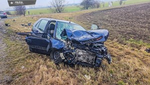 Čelná zrážka si vyžiadala jednu obeť, sedem ďalších ľudí je zranených