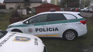 Vyhrážky školám: V nasadení je 65 policajných hliadok. Polícia má prvé stopy