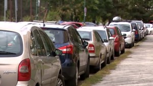 Od novembra bude v bratislavskej Petržalke nový parkovací systém, ľudia si húfne prehlasujú pobyty