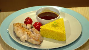 Kari ryža s morčacími prsiami na grile s dipom