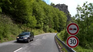 Mimoriadna situácia v Mojtíne. Hrozí pád brala na cestu