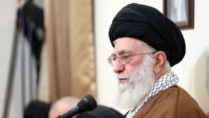 Iránsky duchovný vodca podporil dohodu o jadrovom programe