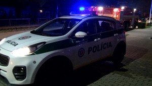 Nebezpečné látky, ktoré mali prevážať Poliaci postavili do pozoru kriminalistov a hasičov v ochranných oblekoch