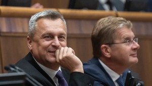 Živnostníci si vydýchnu: Od budúceho roka nebudú platiť transakčnú daň