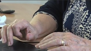 Senior linka pomohla už státisícom, teraz potrebujú pomoc oni. Financujú ju z dôchodku