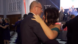 Česi a Slováci plesali v Manchestri! Minister Sulík tam bol vykrútiť poslankyňu Cigánikovú!