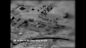 VIDEO: Kamery zachytili nočný útok na Izrael. Za noc tam padlo 150 rakiet