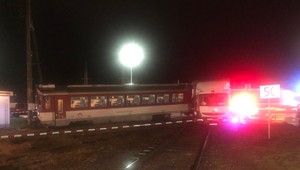 Nerešpektovanie signalizácie alebo alkohol? Nehoda na koľajniciach ohrozila ľudí vo vlaku