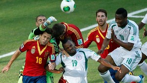 Pohár konfederácií: Španielsko a Uruguaj do semifinále