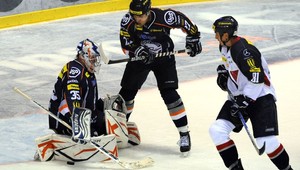 Šatan ostáva v Slovane! Minimálne do konca apríla 2012