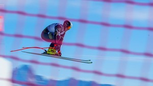 Zjazdár Lehto leží po páde na JIS