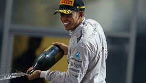 Famózny výkon Hamiltona! Stal sa druhýkrát majstrom sveta