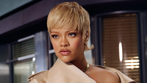 Rihanna zložila parochne a ukázala svoje prirodzené vlasy: Fanúšikovia sú zdesení!