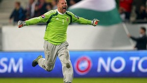 Futbalový hrdina v teplákoch! Király už maďarským rekordérom