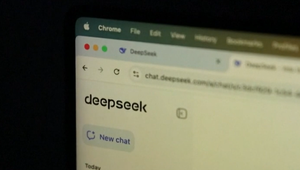Deepseek má problémy: Neblokuje škodlivé zadania a zbiera dáta o používateľoch