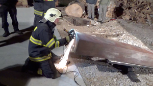 Takéto niečo nevidíte každý deň: Ako sa hasiči dostávali k najväčšiemu kontrabandu drog na Slovensku. VIDEO