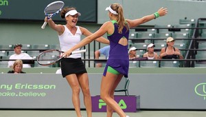 Hantuchová s Radwanskou do štvrťfinále štvorhry v Pekingu