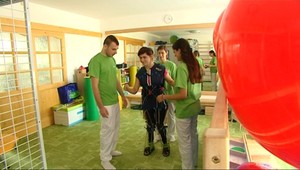 Dojímavý príbeh. 21-ročná Miška sa naučila chodiť