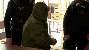 Muž mal vydierať invalidného dôchodcu. Pod hrozbou bitky od neho pýtal stovky eur