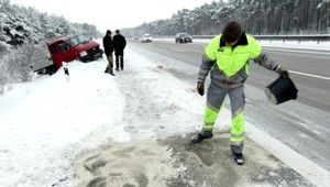 V okolí Banskej Bystrice a Brezna počítajte s poľadovicou