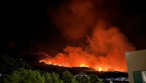 Požiar zachvátil Chorvátsko: Nasadení sú hasiči z celej Makarskej riviéry