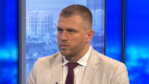 Spor o nomináciu Kuffu pokračuje: SNS na svojom kandidátovi trvá, opozícia žiada jeho odvolanie