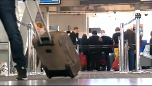 Drogy v hodnote 30 000 eur našli na letisku v detských knihách