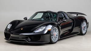 To sa nevidí každý deň: Porsche 918 Spyder je na predaj!