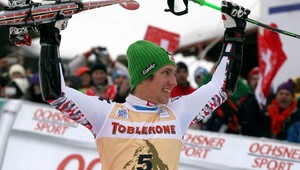 Obrovský slalom v Adelbodene pre Hirschera