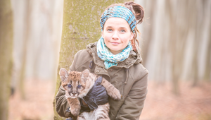 Alena Ďuranová hraje "hipisáčku" s dredy! Jak si takový účes zvládnete udělat i vy?