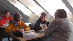 Hotel sa stal útočiskom pre Ukrajincov a funguje aj ako pobočka základnej školy