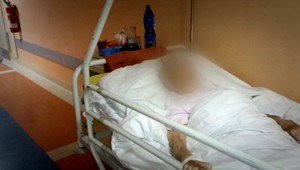 Osemdesiatročnú dôchodkyňu hospitalizovali na chodbe