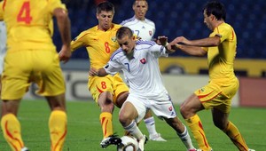 Hološko hrdinom Slovákov, Macedóncov zrazil k zemi v nadstavení