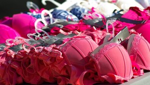 Viete, kedy by ste v lete mali nosiť červenú spodnú bielizeň?