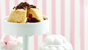 Recept šéfkuchára Massima. Zuccotto s jahodami a šľahačkou