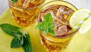 Čo všetko môže ovplyvniť účinok vašich liekov? Pozor na bylinky, ovocie i výživové doplnky!