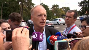 SNS sa postavila za vyjadrenia Pašku. Bugár ich vyzval na zodpovednosť