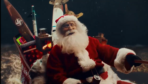Rusi natočili TV spot, v ktorom Dedo Mráz zostrelí Santa Clausa raketou